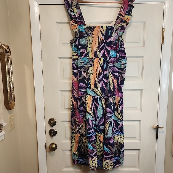 beachlunchlounge Dresses & Skirts - BEACHLUNCHLOUNGE NWT navy, gold, pink Tropical Floral Print Ruffled Elastic Back